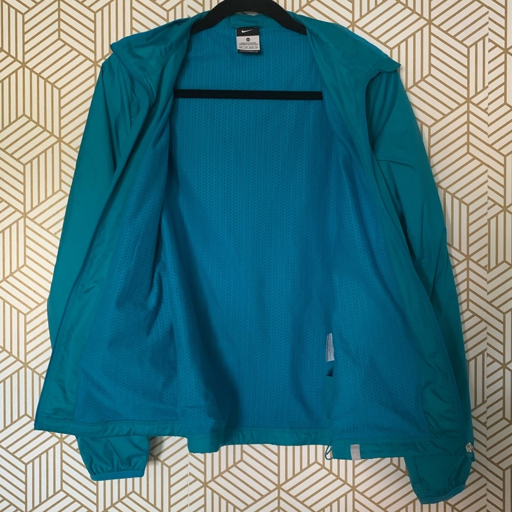 Nike jacket - Picture 4 of 9